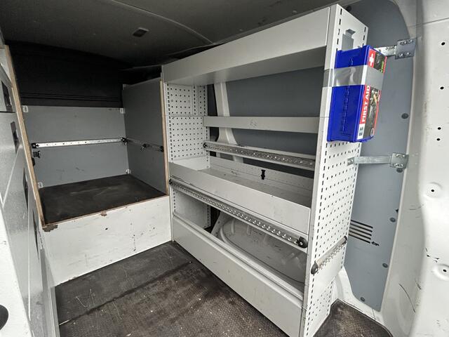 Volkswagen TRANSPORTER 2.0 TDI 150 PK / L1H1 / DUBBELE SCHUIFDEUR / IMPERIAAL / INRICHTING / TREKHAAK / AIRCO / CRUISE