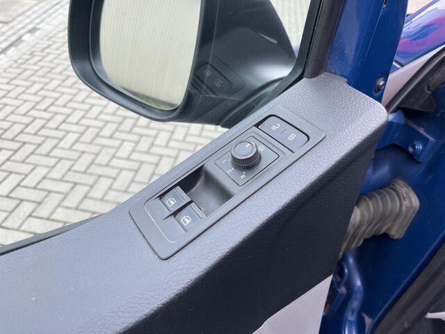Volkswagen TRANSPORTER 2.0 TDI L2H1 DC