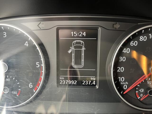 Volkswagen TRANSPORTER 2.0 TDI L2H1 DC