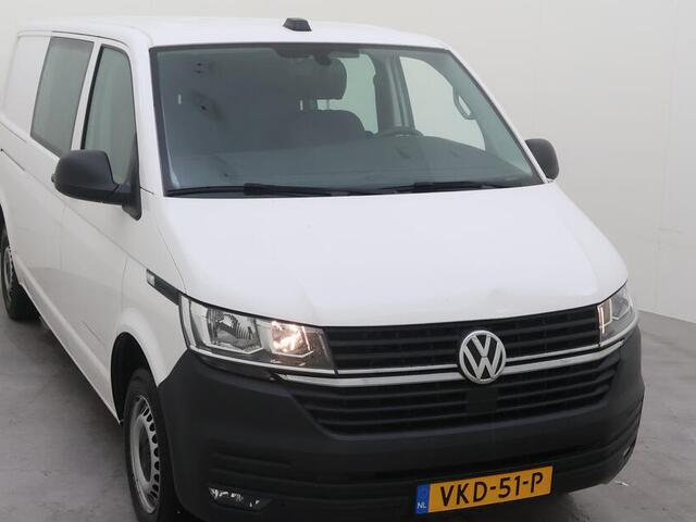 Volkswagen TRANSPORTER L2H1 Dubbele cabine 5 persoons Navi Apple Carplay / Android auto Cruise control Trekhaak Parkeersensoren Euro6