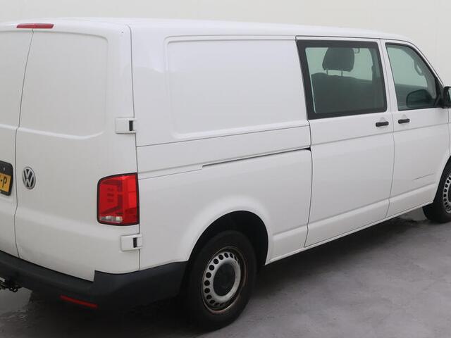 Volkswagen TRANSPORTER L2H1 Dubbele cabine 5 persoons Navi Apple Carplay / Android auto Cruise control Trekhaak Parkeersensoren Euro6