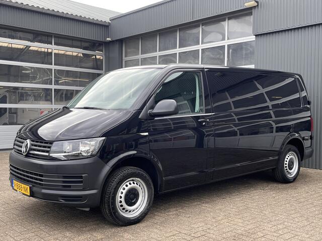 Volkswagen TRANSPORTER 2.0 TSI L2H1 150pk Benzine Airco Cruise controle Navigatie Apple carplay Trekhaak 2500kg trekgewicht Parkeerhulp achter Dealer onderhouden!! Bpm vrij voor particulier gebruik!!