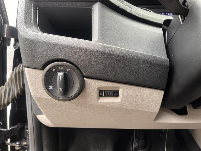 Volkswagen TRANSPORTER 2.0 TSI L2H1 150pk Benzine Airco Cruise controle Navigatie Apple carplay Trekhaak 2500kg trekgewicht Parkeerhulp achter Dealer onderhouden!! Bpm vrij voor particulier gebruik!!