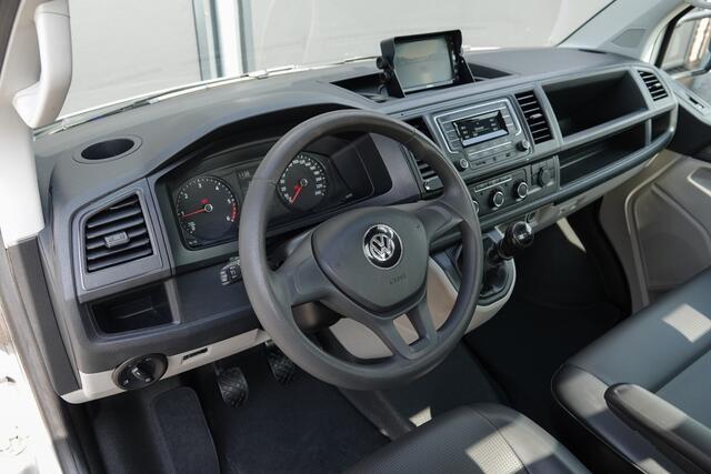 Volkswagen TRANSPORTER Pick Up | Open Laadbak | 2.0Tdi 102Pk | Stoel-Bank | Leder | Achteruitrijcamera | Trekhaak | 18'' | Reflexzilver