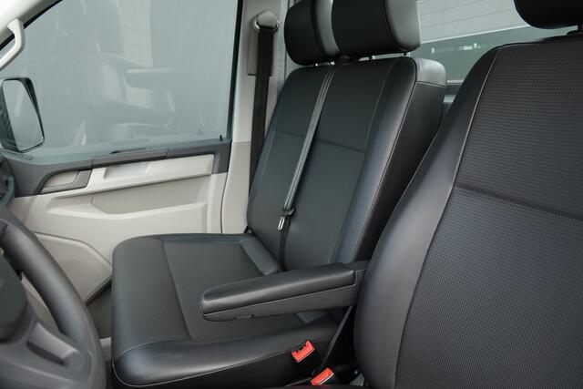 Volkswagen TRANSPORTER Pick Up | Open Laadbak | 2.0Tdi 102Pk | Stoel-Bank | Leder | Achteruitrijcamera | Trekhaak | 18'' | Reflexzilver