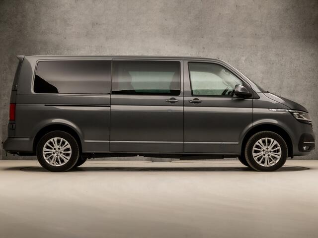 Volkswagen TRANSPORTER 2.0 TDI L2H1 30 DC 4Motion Bulli 150Pk Automaat (VIRTUAL COCKPIT, APPLE CARPLAY, LEDER, GROOT NAVI, ADAPTIVE CRUISE, LED KOPLAMPEN, TREKHAAK, LM VELGEN, GETINT GLAS, NIEUWE APK, NIEUWSTAAT)