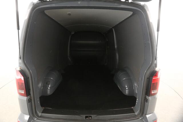 Volkswagen TRANSPORTER 2.0 TDI L2H1 200PK DSG Automaat Airco Camera Carplay ACC 19"LMV PDC Elektrpakket Trekhaak