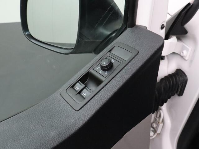 Volkswagen TRANSPORTER 2.0TDI Lang Achterdeuren | Imperiaal | Trekhaak | Airco | 3-Persoons | Betimmering | Gate Locks