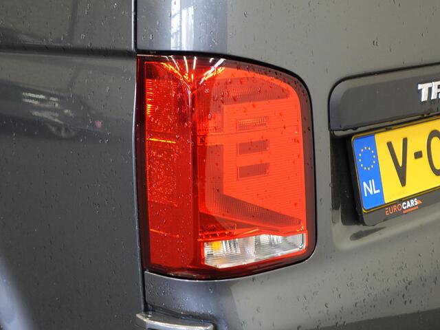 Volkswagen TRANSPORTER 2.0 TDI L2H1 28 Highline Automaat Trekhaak Navigatie Apple Carplay Lm velgen Cruisecontrol ACC