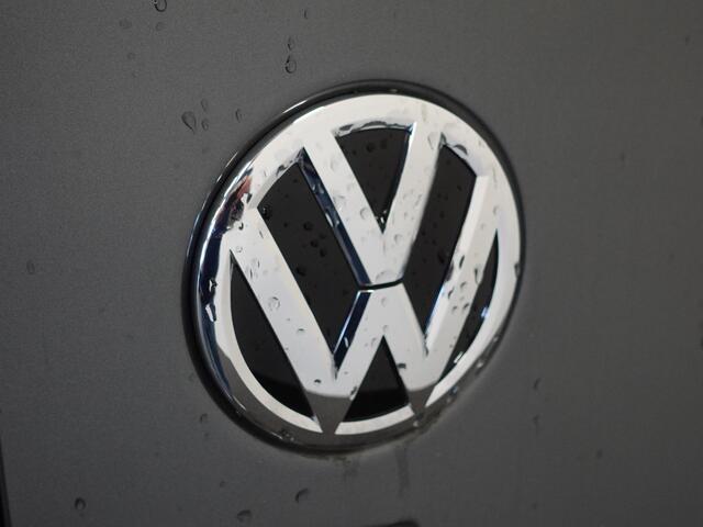 Volkswagen TRANSPORTER 2.0 TDI L2H1 28 Highline Automaat Trekhaak Navigatie Apple Carplay Lm velgen Cruisecontrol ACC