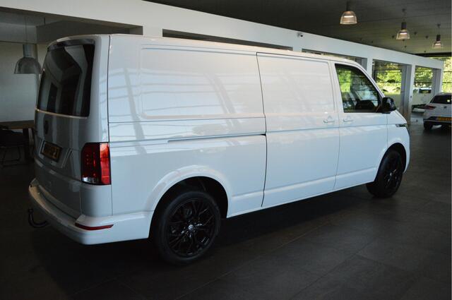 Volkswagen TRANSPORTER 2.0 TDI L2H1 airco navi trekhaak 18 inch 150 pk !!