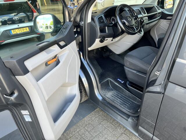 Volkswagen TRANSPORTER 2.0 TDI L2H1 DC Btw en Bpm vrij!! DSG Automaat Airco Cruise controle trekhaak 2500kg trekgewicht Telefoonverbinding Parkeersensoren achter 5-Persoons Euro 6 Bpm vrij voor particulier gebruik!!