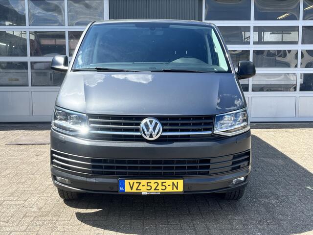 Volkswagen TRANSPORTER 2.0 TDI L2H1 DC Btw en Bpm vrij!! DSG Automaat Airco Cruise controle trekhaak 2500kg trekgewicht Telefoonverbinding Parkeersensoren achter 5-Persoons Euro 6 Bpm vrij voor particulier gebruik!!