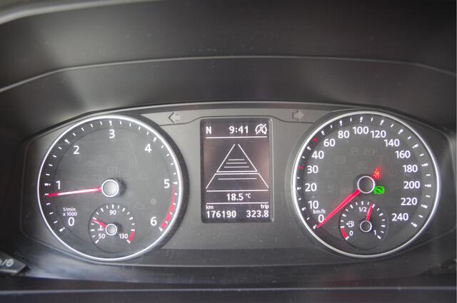 Volkswagen TRANSPORTER 2.0 TDI 3-ZITS, 204PK AUT. TREKHAAK, ADAPT. CRUISE, STANDKACHEL, NAVI, STOELVERWARMING