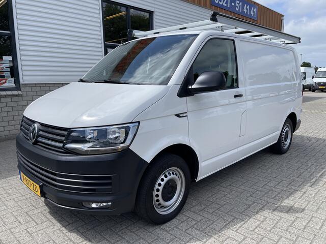 Volkswagen TRANSPORTER 2.0 TDI 102pk L1H1 Comfortline / vaste prijs rijklaar ¤ 15.950 ex btw / lease vanaf ¤ 269 / airco / cruise / bijrijdersbank / Bott ingerichte laadruimte / imperial / trekhaak !