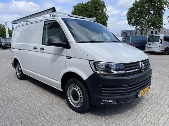 Volkswagen TRANSPORTER 2.0 TDI 102pk L1H1 Comfortline / vaste prijs rijklaar ¤ 15.950 ex btw / lease vanaf ¤ 269 / airco / cruise / bijrijdersbank / Bott ingerichte laadruimte / imperial / trekhaak !