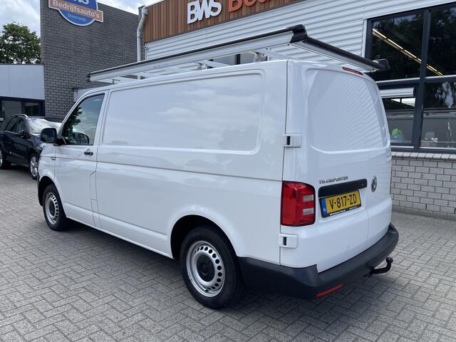Volkswagen TRANSPORTER 2.0 TDI 102pk L1H1 Comfortline / vaste prijs rijklaar ¤ 15.950 ex btw / lease vanaf ¤ 269 / airco / cruise / bijrijdersbank / Bott ingerichte laadruimte / imperial / trekhaak !