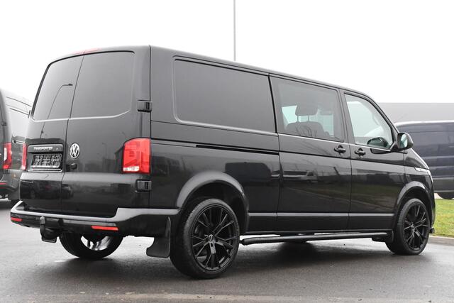 Volkswagen TRANSPORTER 2.0 TDI L2H1 32 DC Bulli Black Edition Virtual, Adaptieve Cruise, LED, Camera, Carplay, Automaat, 150PK, Multimedia, UNIEK!