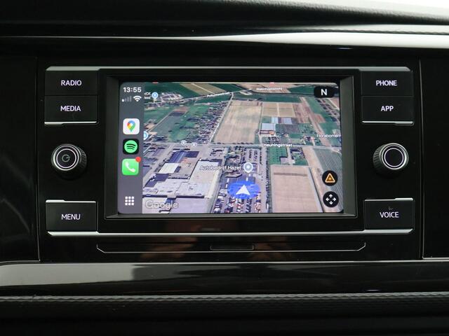 Volkswagen TRANSPORTER 2.0 TDI 150 PK L2H1 DUBBEL CABINE + 2500 KG TREKHAAK | APPLE CARPLAY