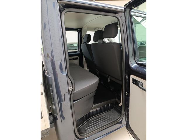 Volkswagen TRANSPORTER 2.0 TDI L2H1 DC 4Motion Comfortline 4x4 | 6 persoons | 150 pk | Elektrisch pakket.