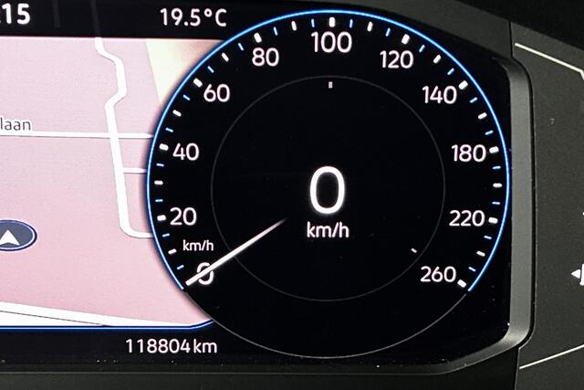 Volkswagen TRANSPORTER 2.0 TDI 150PK L2 Bulli DSG | Camera | Lederen bekleding | Adaptief cruise control | LED