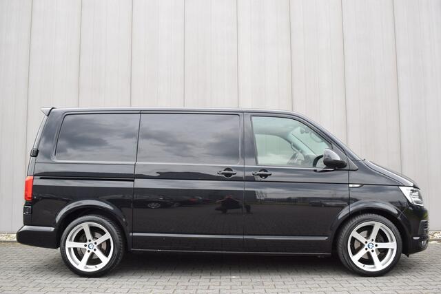 Volkswagen TRANSPORTER 2.0 TDi 150pk Automaat L1H1 Highline Zwart Leder | LED | Adap. Cruise | Carplay | Trekhaak