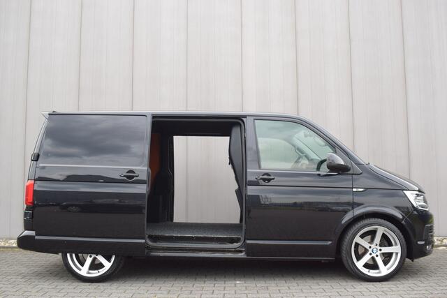 Volkswagen TRANSPORTER 2.0 TDi 150pk Automaat L1H1 Highline Zwart Leder | LED | Adap. Cruise | Carplay | Trekhaak