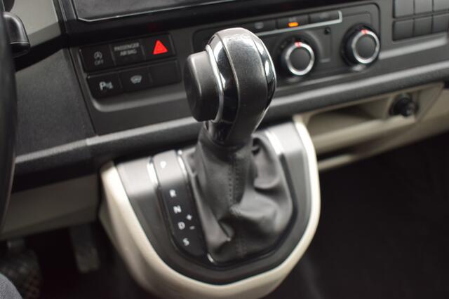 Volkswagen TRANSPORTER 2.0 TDi 150pk Automaat L1H1 Highline Zwart Leder | LED | Adap. Cruise | Carplay | Trekhaak