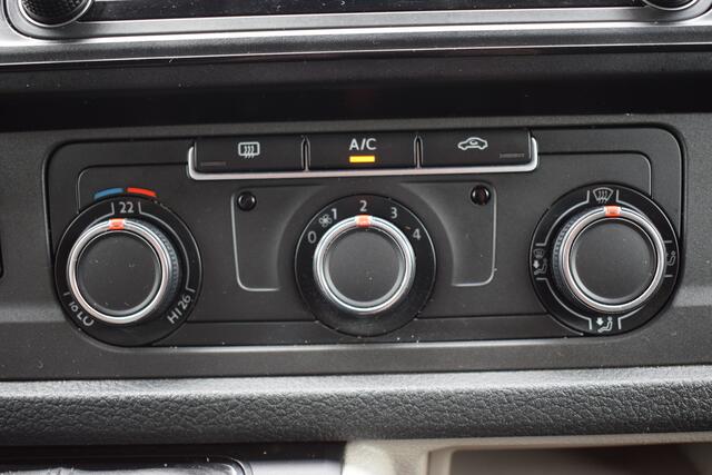 Volkswagen TRANSPORTER 2.0 TDi 150pk Automaat L1H1 Highline Zwart Leder | LED | Adap. Cruise | Carplay | Trekhaak