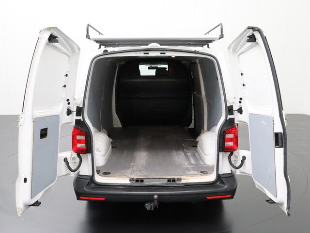 Volkswagen TRANSPORTER 2.0TDI Lang Imperiaal | Trekhaak | Airco | Betimmering | 3-Persoons