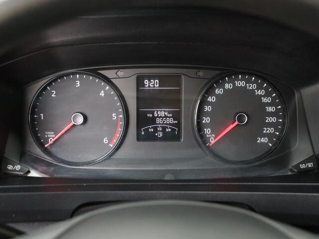 Volkswagen TRANSPORTER 2.0TDI Lang Imperiaal | Trekhaak | Airco | Betimmering | 3-Persoons