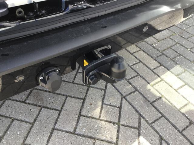 Volkswagen TRANSPORTER 2.0 TDI 170 PK L2H1 30 Bulli DC Automaat