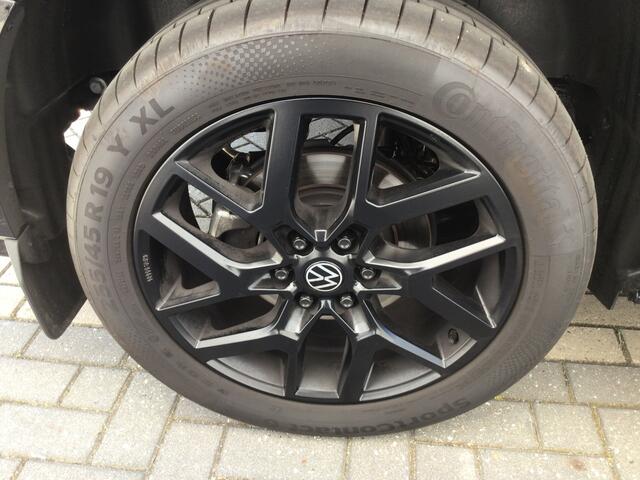 Volkswagen TRANSPORTER 2.0 TDI 170 PK L2H1 30 Bulli DC Automaat
