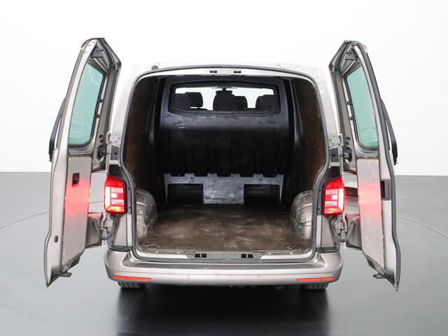 Volkswagen TRANSPORTER 2.0TDI Lang Dubbele Cabine Highline | Navigatie | Airco | Cruise | Privacy glas