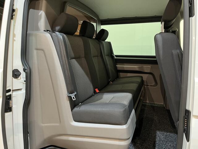 Volkswagen TRANSPORTER 2.0 TDI L2H1 30 DC Dubbel Cabine 150 PK Automaat / Euro 6 / Airco / Cruise Control / Camera / CarPlay / Trekhaak / Navigatie / Klep