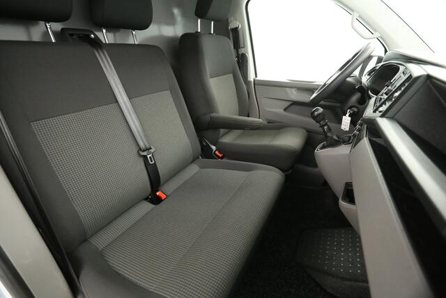 Volkswagen TRANSPORTER 2.0 TDI L1H1 140PK Airco 3 Persoons Imperiaal Elektrpakket Trekhaak