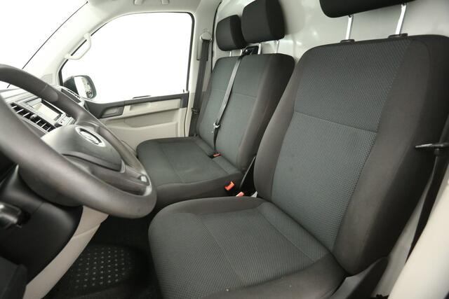 Volkswagen TRANSPORTER 2.0 TDI 150PK L1H1 | NACHTKOELING | Koelwagen DSG Automaat Airco Camera Koelauto 3 Persoons Trekhaak