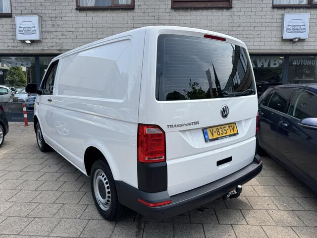 Volkswagen TRANSPORTER 2.0 TDI L1H1 Trekhaak Navi Distr VV