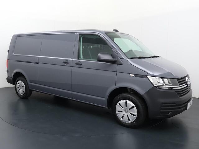 Volkswagen TRANSPORTER 2.0 TDI L2H1 28 | 150 PK | Apple Carplay / Android Auto + Multifunctioneel stuur | Parkeersensoren Voor + Achter + Achteruitrijcamera | Trekhaak