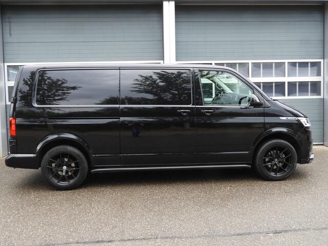 Volkswagen TRANSPORTER 2.0 TDI L2H1 150PK AUT | ACC | NAV | LED | LEER | CARPLAY
