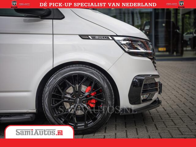 Volkswagen TRANSPORTER 2.0 TDI DC L2H1 30 Bulli 6 Persoons | Zeer Dik | In Zeer Goede Conditie | Comfortabele Dubbele Cabine met 6 Zitplaatsen | Body Kit | 20 Inch Brede Zwarte Wielen | Full Led | Camera | 2X Schuif Deuren |