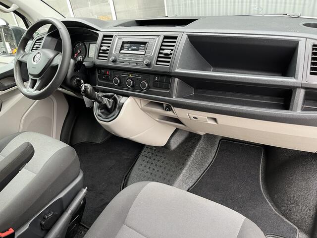 Volkswagen TRANSPORTER 2.0 TDI L2H1 Servicewagen Omvormer Airco Cruise control Trekhaak 2200kg Kastinrichting Werkplaats Parkeerhulp achter 1e eigenaar Euro 6 Dealer onderhouden