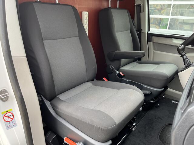 Volkswagen TRANSPORTER 2.0 TDI L2H1 Servicewagen Omvormer Airco Cruise control Trekhaak 2200kg Kastinrichting Werkplaats Parkeerhulp achter 1e eigenaar Euro 6 Dealer onderhouden
