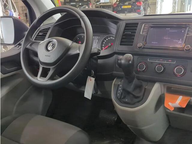Volkswagen TRANSPORTER 150pk automaat L2 Comfortline Executive + Trekhaak Navigatie Apple Carplay Sortimo inbouw Euro6 2-zits