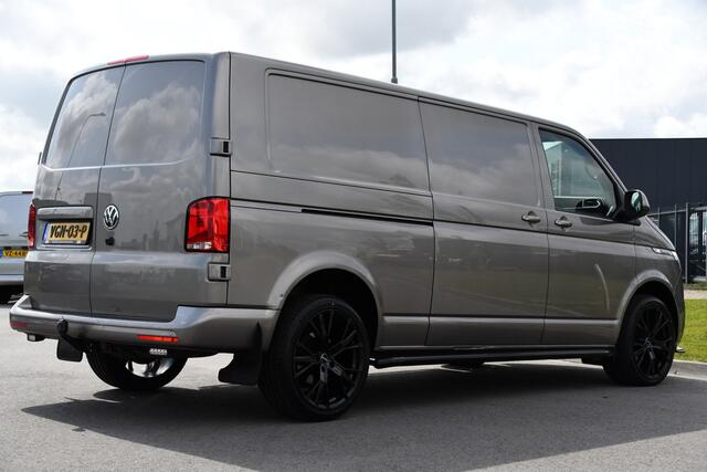Volkswagen TRANSPORTER 2.0 TDI L2H1 Bulli Adaptieve Cruise, Virtual, Carplay, LED, Trekhaak, Leder, Stoelverwarming, 150PK Uniek!