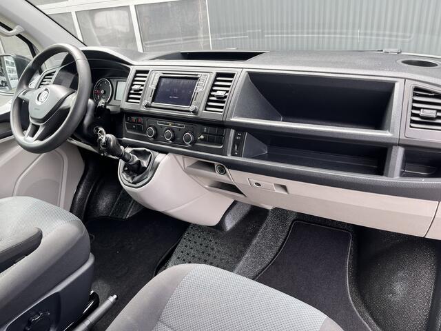 Volkswagen TRANSPORTER 2.0 TDI L1H1 Kastinrichting Airco Cruise control Trekhaak 2500kg Telefoonvoorbereiding Navigatiesysteem Apple carplay 2-Persoons Parkeerhulp achter 1e eigenaar Dealer onderhouden Euro 6
