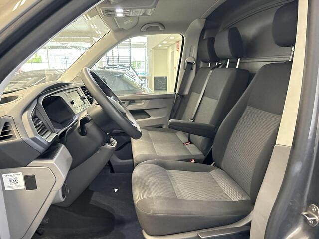 Volkswagen TRANSPORTER 2.0 Tdi 110pk L2H1 28 Economy Business · Airco · Apple/Android Car Play · P-Sensoren · Cruie Control · Trekhaak · Betimmering · Vloerplaat ·