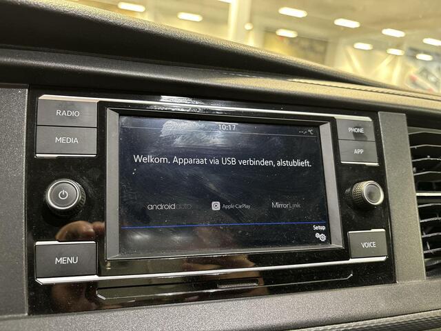 Volkswagen TRANSPORTER 2.0 Tdi 110pk L2H1 28 Economy Business · Airco · Apple/Android Car Play · P-Sensoren · Cruie Control · Trekhaak · Betimmering · Vloerplaat ·