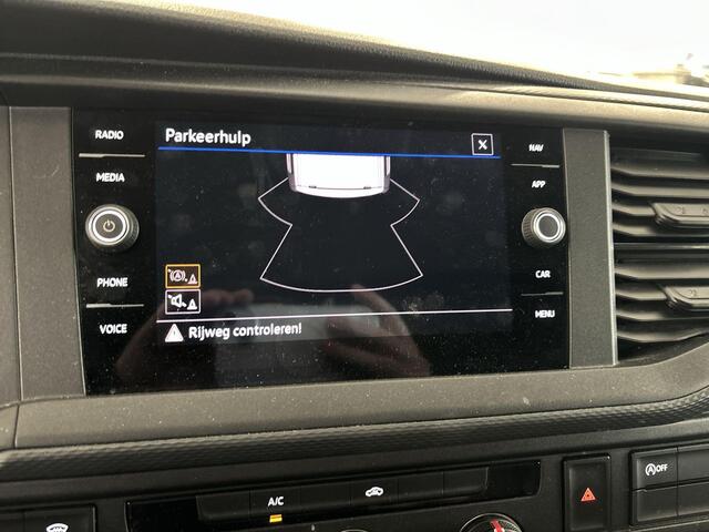 Volkswagen TRANSPORTER 2.0 Tdi 110pk L2H3 28 Comfortline · Apple/Android Car Play · Navi · Airco · P-Sensoren · Trekhaak · Vloerplaat · Betimmering · Cruise Control ·