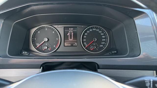 Volkswagen TRANSPORTER 2.0 TDI L2H1 DC Highline DSG Led,Schuifdak 1e Eigenaar en Volledig Dealer onderhouden.